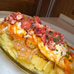 Huevos rotos con pulpo a la gallega